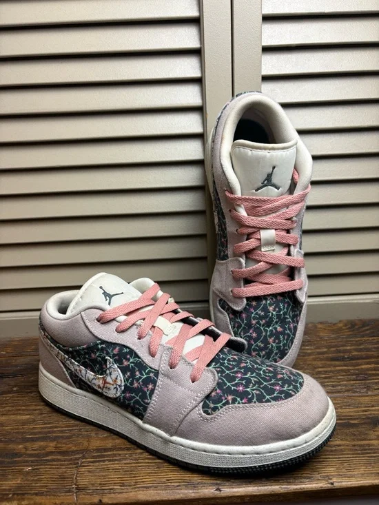 Nike Air Jordan 1 Low SE GS "Canvas Floral 7 Youth - Picture 2 of 10